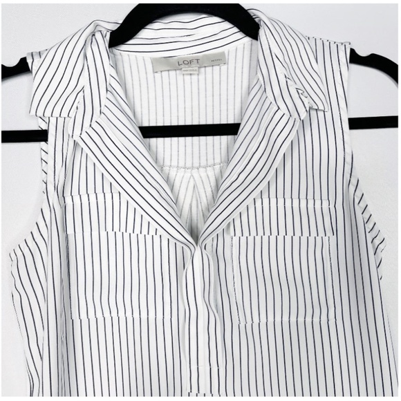 Striped Button Front Sleeveless Blouse - Picture 2 of 4